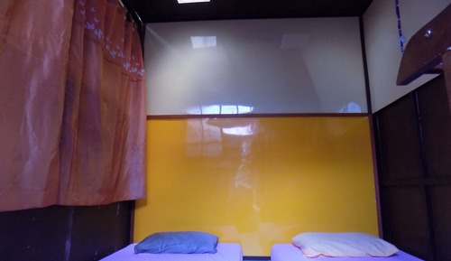 Dormitorio compartido, dormitorio mixto
