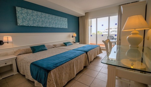 Junior Suite (3 Adultos + 1 niño)