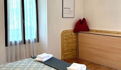 Habitación estándar con 1 cama doble o 2 individuales, vistas a la montaña
