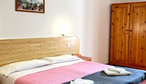 Habitación estándar con 1 cama doble o 2 individuales