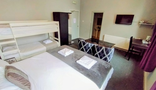 Habitación familiar estándar para 4