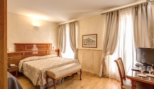 Habitación triple clásica