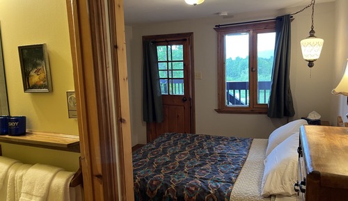Habitación, 1 cama de matrimonio, baño privado, vistas a la montaña