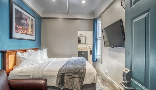 Deluxe Room, 1 Queen Bed with Sofa Bed