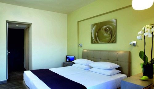 Double or Twin Room with Sea View