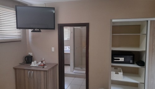 Habitación estándar con 1 cama doble o 2 individuales