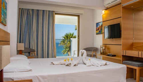 Studio, Sea View