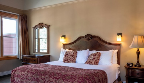 Habitación estándar, 1 cama de matrimonio grande, vistas a la montaña