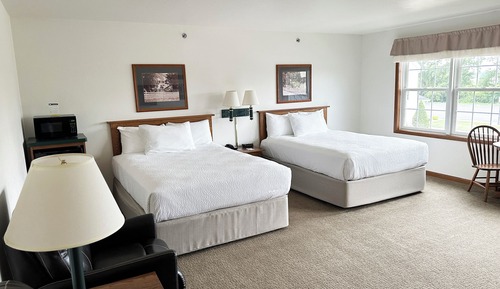 Habitación Grand (2 Queen Beds and 1 Sofa Bed)