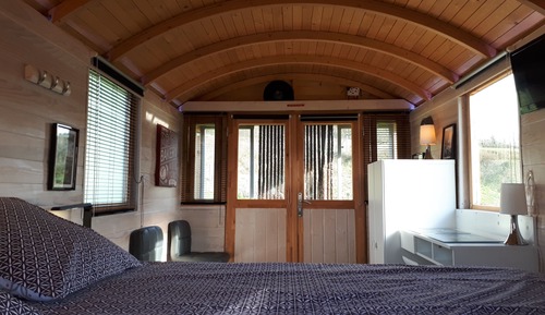 Casa móvil, baño privado, vistas al jardín