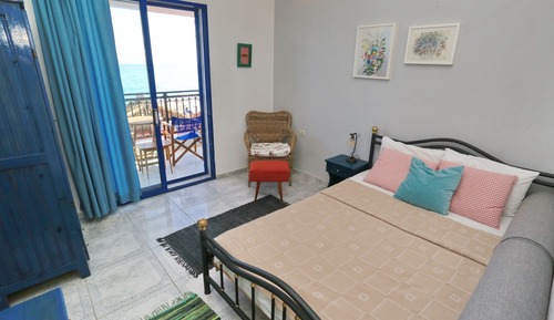 Estudio, vistas al mar
