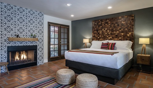 Suite estudio ejecutiva, 1 cama de matrimonio grande, chimenea, en la zona del jardín
