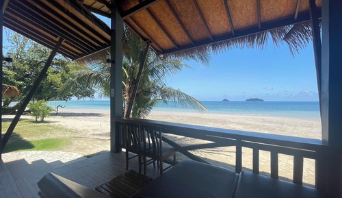 Air-Con Beach Front (4 persons)