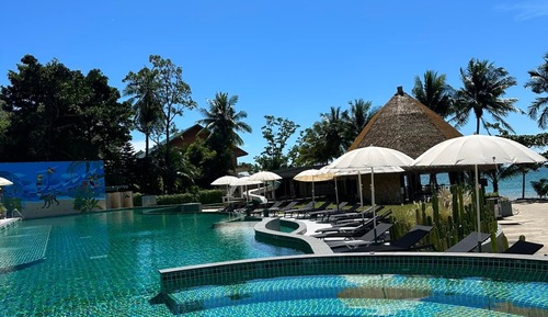 Superior Building Pool Access