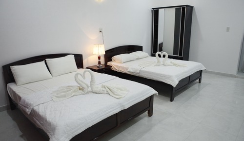 Casa familiar, dormitorio mixto, cocina, vistas a la piscina