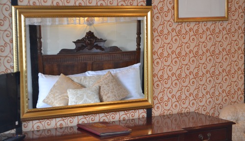 Habitación doble (Four Poster Bed)