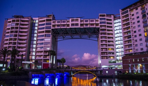 Apartamento de lujo, 2 habitaciones, vistas al canal, junto al lago