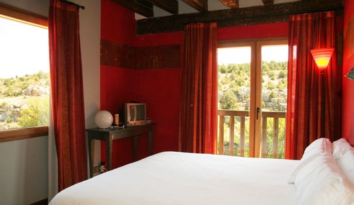 Habitación con 1 cama doble o 2 individuales, vistas a la montaña