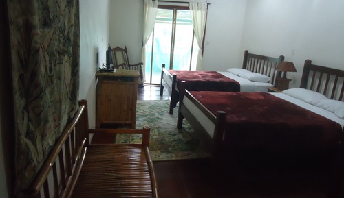 Suite superior, 2 camas de matrimonio, vistas al río, sobre el agua
