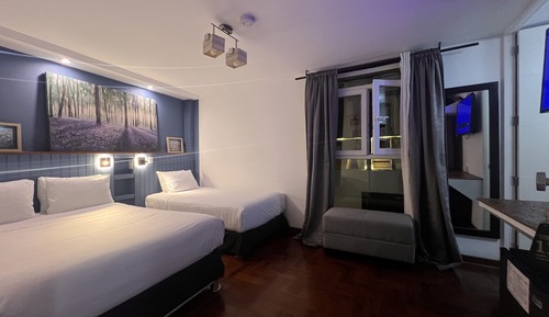 Habitación triple, baño privado