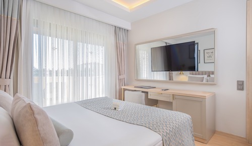 Suite Room Land View