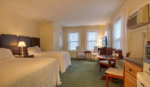 Standard Room, 1 Bedroom, Non Smoking, Kitchenette (102- 1Queen/1Twin Kitchenette Non-OV 1st Flr)