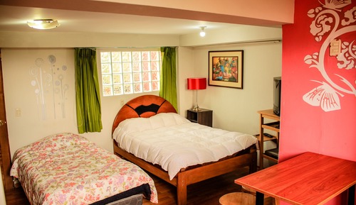 Apartamento básico, 1 cama de matrimonio, baño privado, vistas a la ciudad