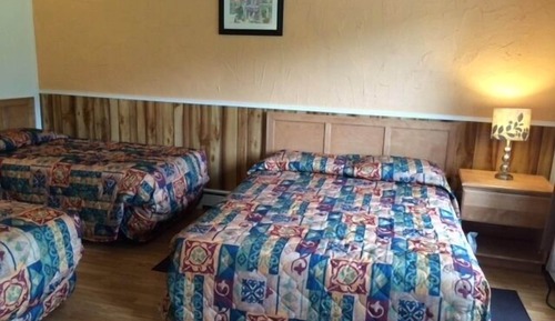 Habitación estándar (2 Queen Beds and 1 Single Bed)