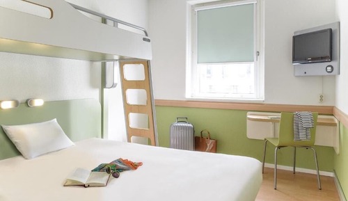 Habitación doble, varias camas