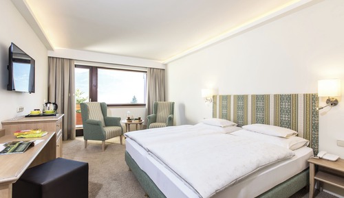 Habitación doble, 1 cama de matrimonio grande, junto al lago