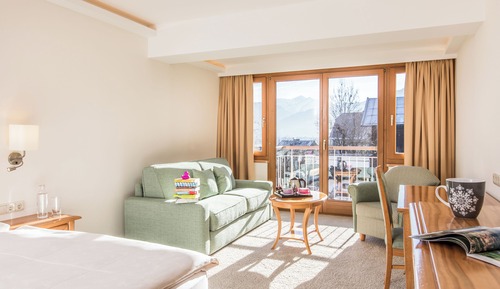 Habitación Deluxe, 1 cama de matrimonio grande, vistas parciales al lago