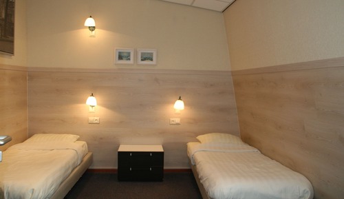 Habitación con 2 camas individuales