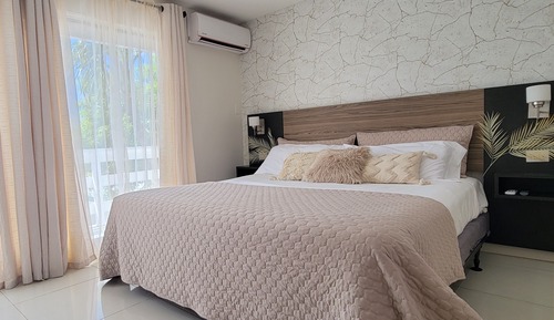 Estudio Deluxe, vistas a la piscina