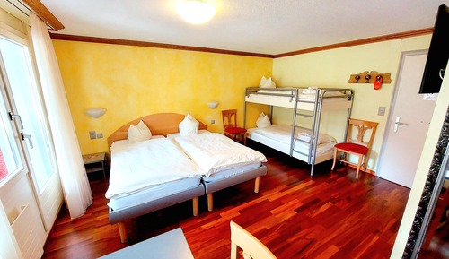 Habitación cuádruple estándar