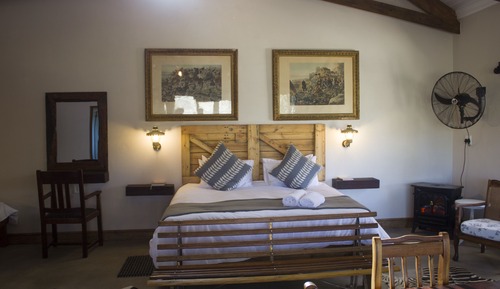 Habitación triple Confort, 1 habitación, vistas al jardín