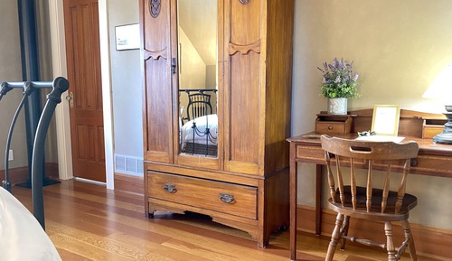 Goldilocks Room, 1st Floor (Stair Access Only)