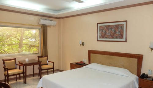 Executive Room, Smoking