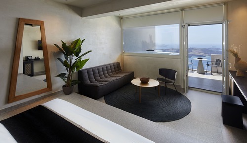 Master Caldera View Suite with Hot Tub