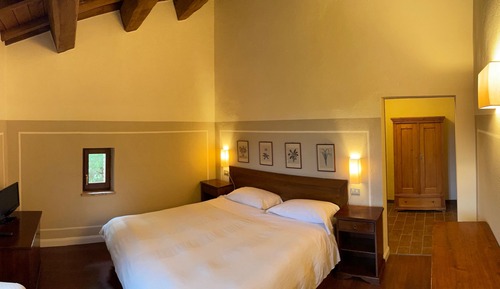 Habitación superior con 1 cama doble o 2 individuales