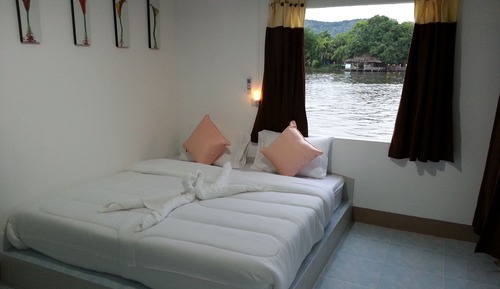 Superior Double Room, River View (Chai naam)