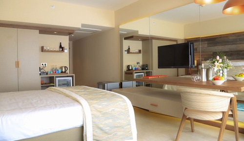Habitación doble superior, vistas parciales al mar