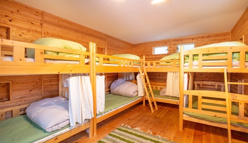 Habitación familiar, varias camas, no fumadores, baño compartido