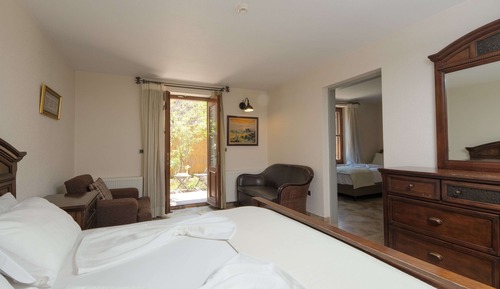 Habitación familiar, vistas al jardín