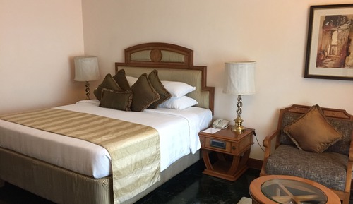 Presidential Suite - Complimentary two way Airport transfer, Complimentary 2 hr use of Board Room.
