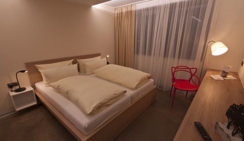 Habitación Confort doble, 1 cama de matrimonio grande, no fumadores, vistas a la ciudad