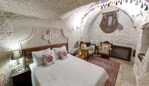 Habitación superior, en la zona del jardín (Cave )