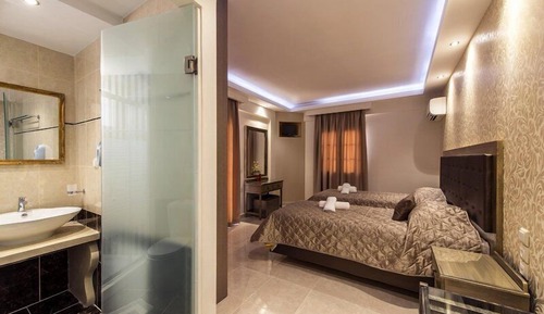 Habitación superior con 1 cama doble o 2 individuales