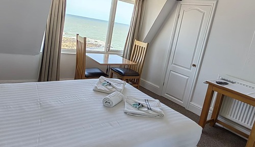 Habitación doble, baño privado, vistas al mar