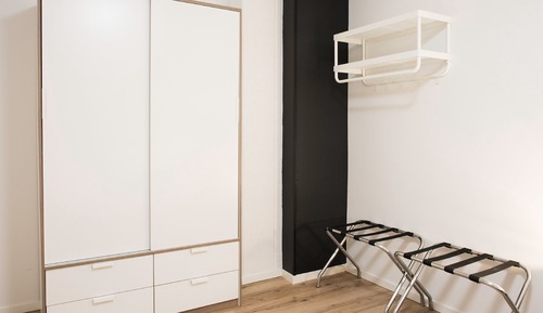 Estudio superior, cocina básica (annex building)