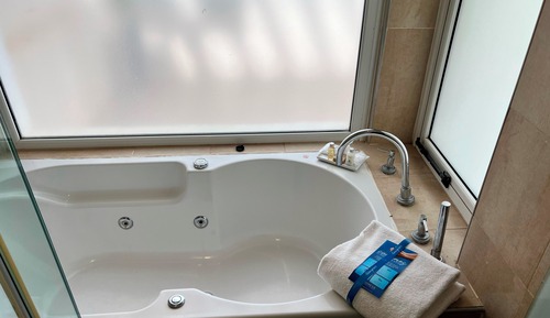 Suite, vistas a la piscina